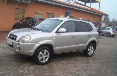 HYUNDAI Tucson 