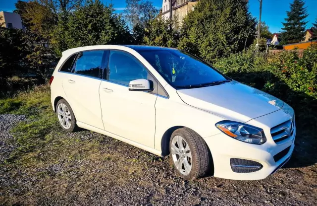 MERCEDES-BENZ Klasa B 250 4-Matic