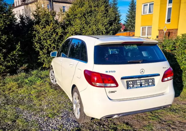 MERCEDES-BENZ Klasa B 250 4-Matic