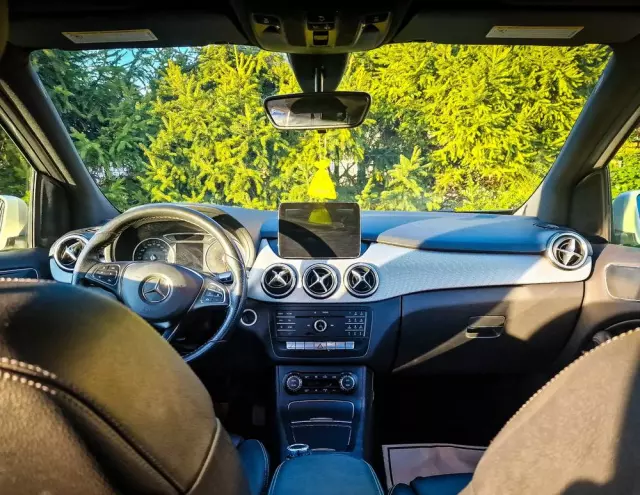 MERCEDES-BENZ Klasa B 250 4-Matic