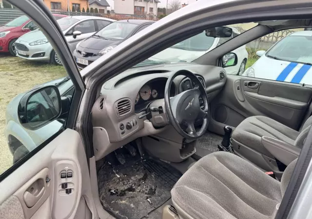 CHRYSLER Voyager 2.5L CRD SE