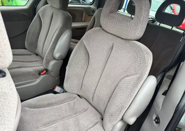 CHRYSLER Voyager 2.5L CRD SE