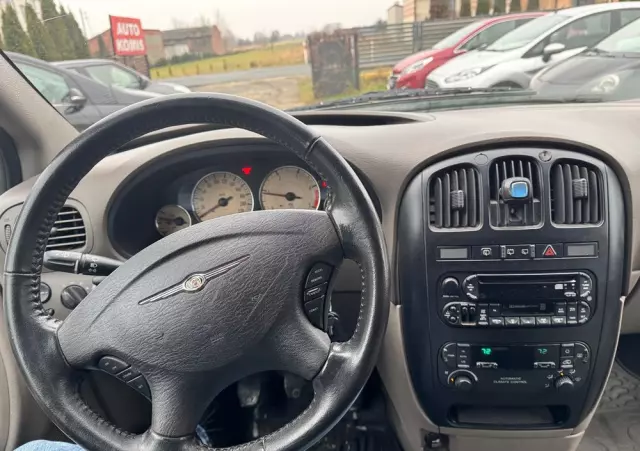 CHRYSLER Voyager 2.5L CRD SE