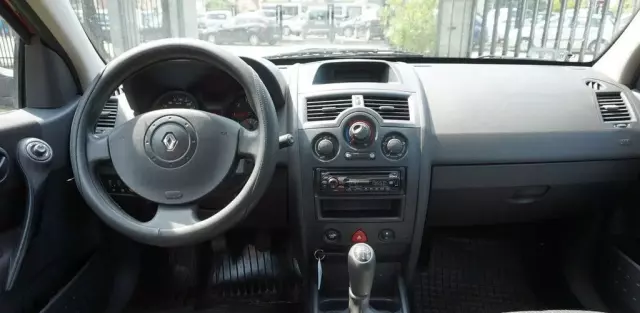 RENAULT Megane 