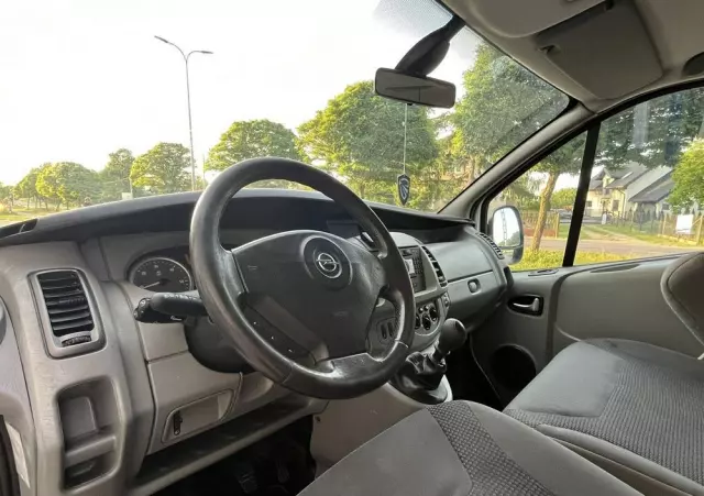 OPEL Vivaro 