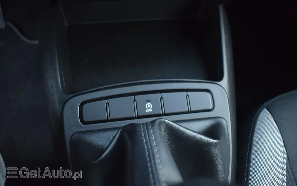 HYUNDAI I10 1.0 Connect & Go