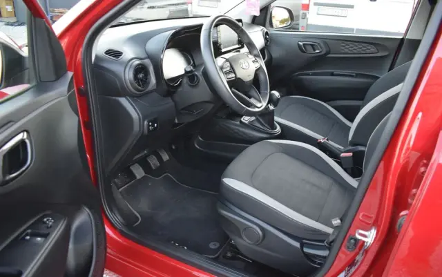 HYUNDAI I10 1.0 Connect & Go