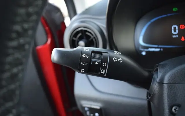 HYUNDAI I10 1.0 Connect & Go