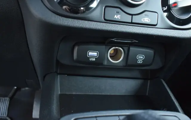 HYUNDAI I10 1.0 Connect & Go