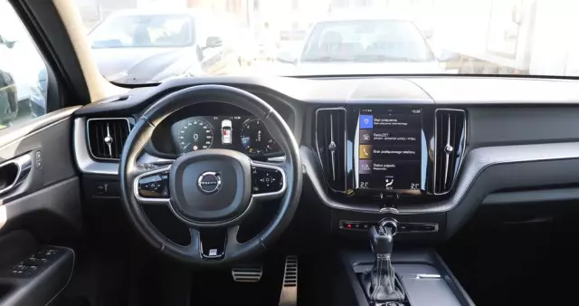 VOLVO XC 60 T5 AWD R-Design