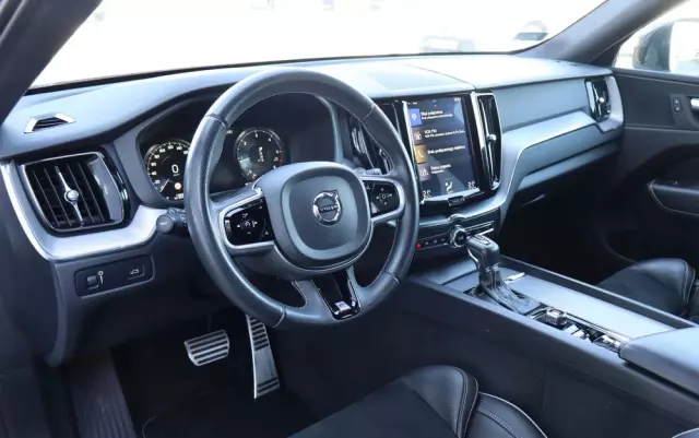 VOLVO XC 60 T5 AWD R-Design