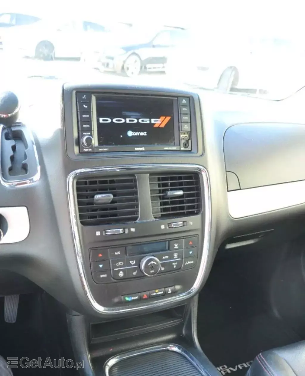 DODGE Caravan 