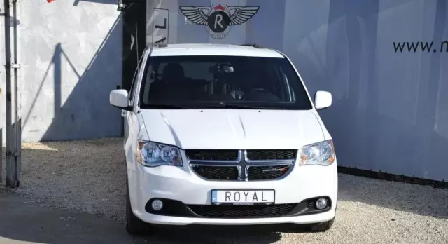 DODGE Caravan 