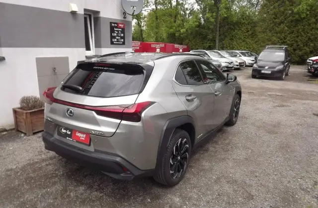 LEXUS UX 