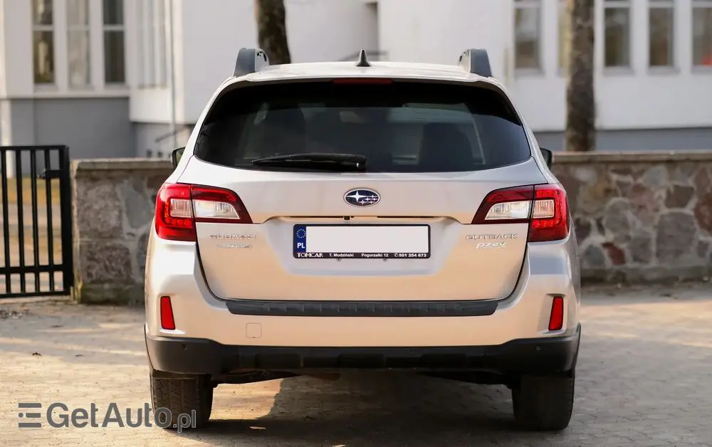 SUBARU Outback 