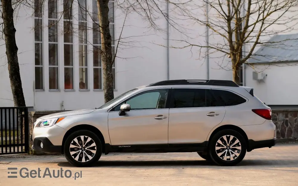 SUBARU Outback 