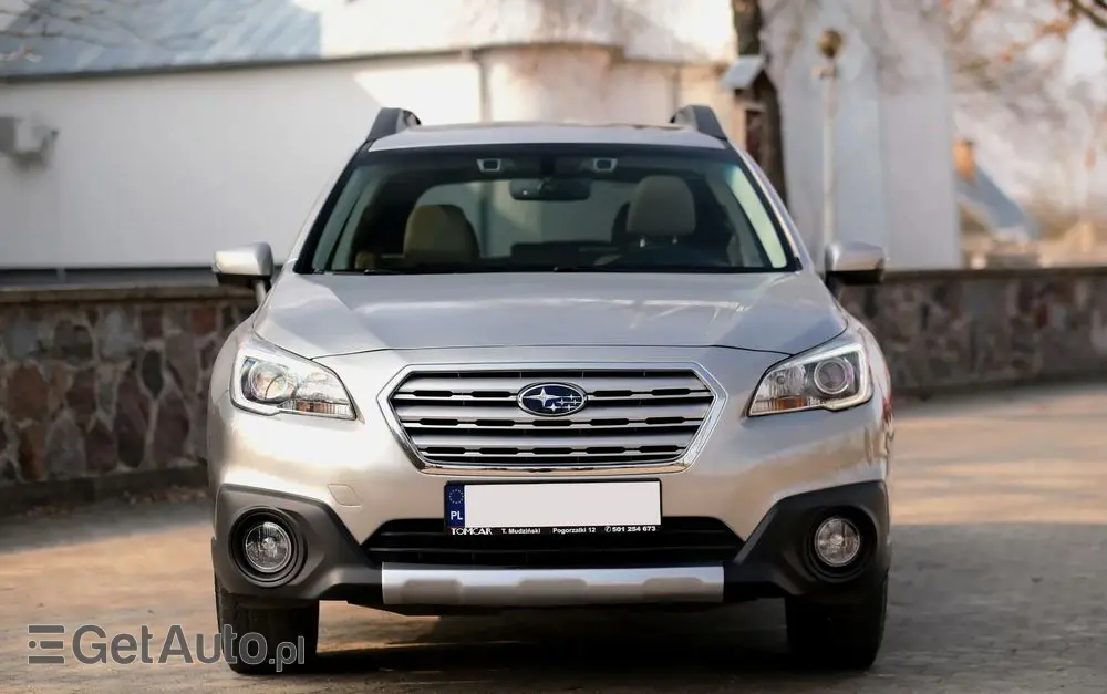 SUBARU Outback 