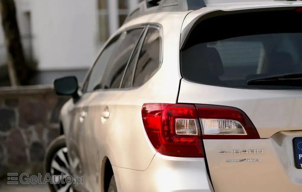 SUBARU Outback 