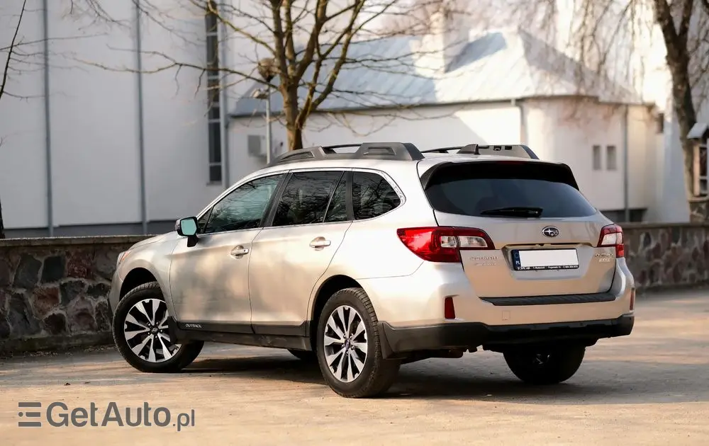 SUBARU Outback 