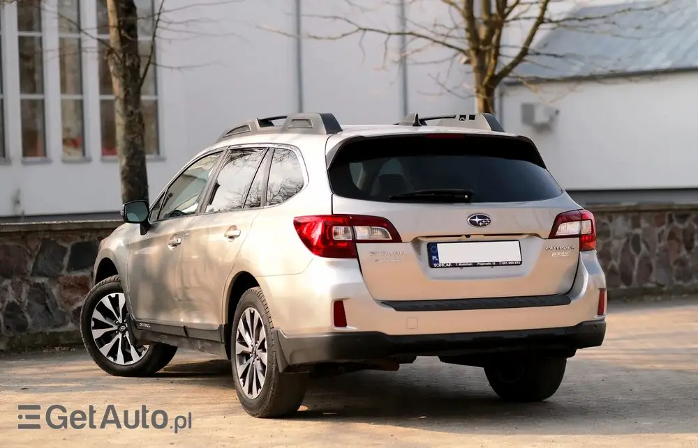 SUBARU Outback 