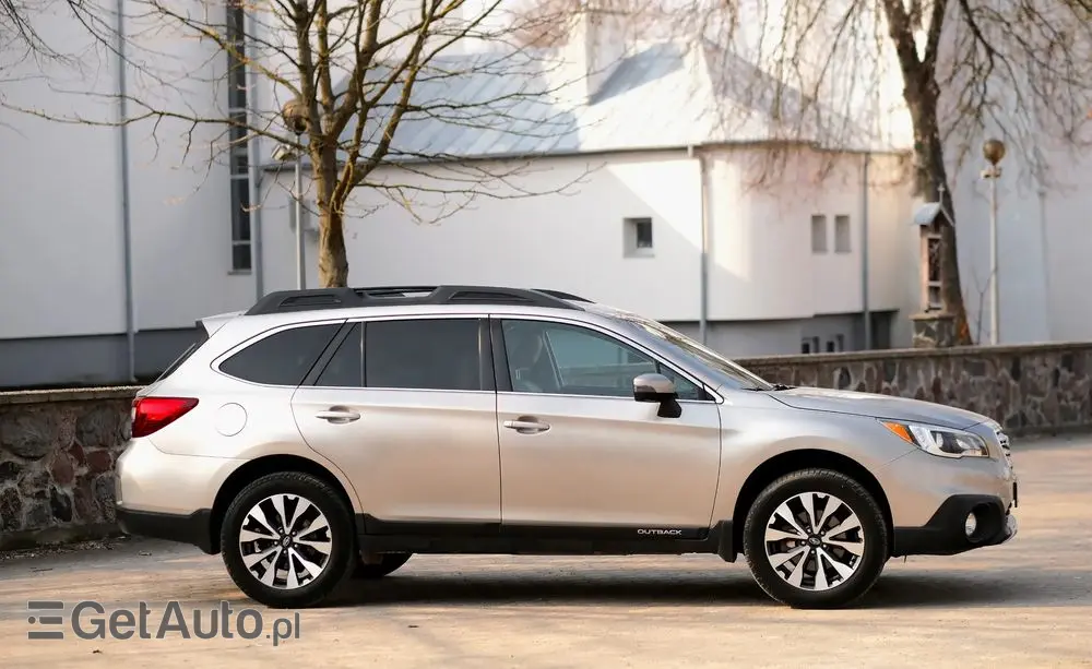 SUBARU Outback 