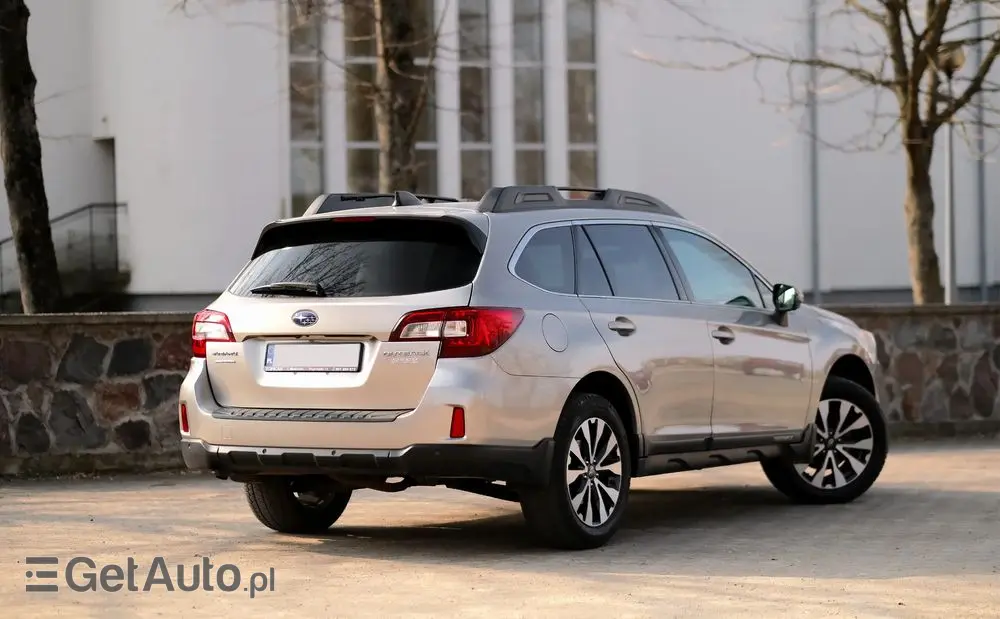 SUBARU Outback 