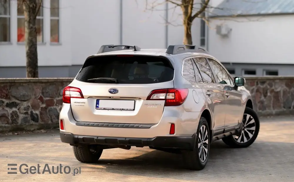 SUBARU Outback 