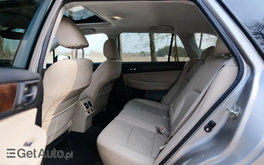 SUBARU Outback 