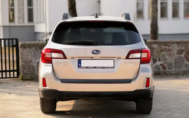 SUBARU Outback 