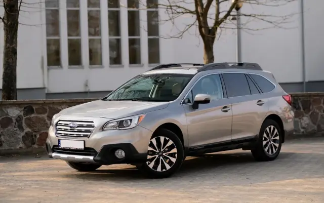 SUBARU Outback 
