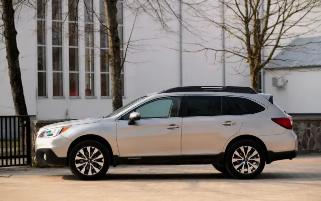 SUBARU Outback 