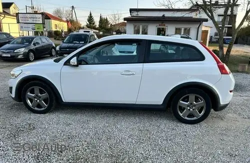 VOLVO C30 