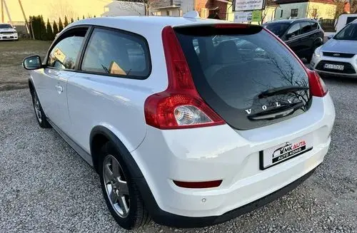 VOLVO C30 