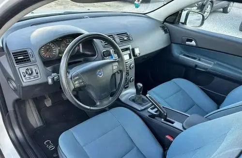 VOLVO C30 