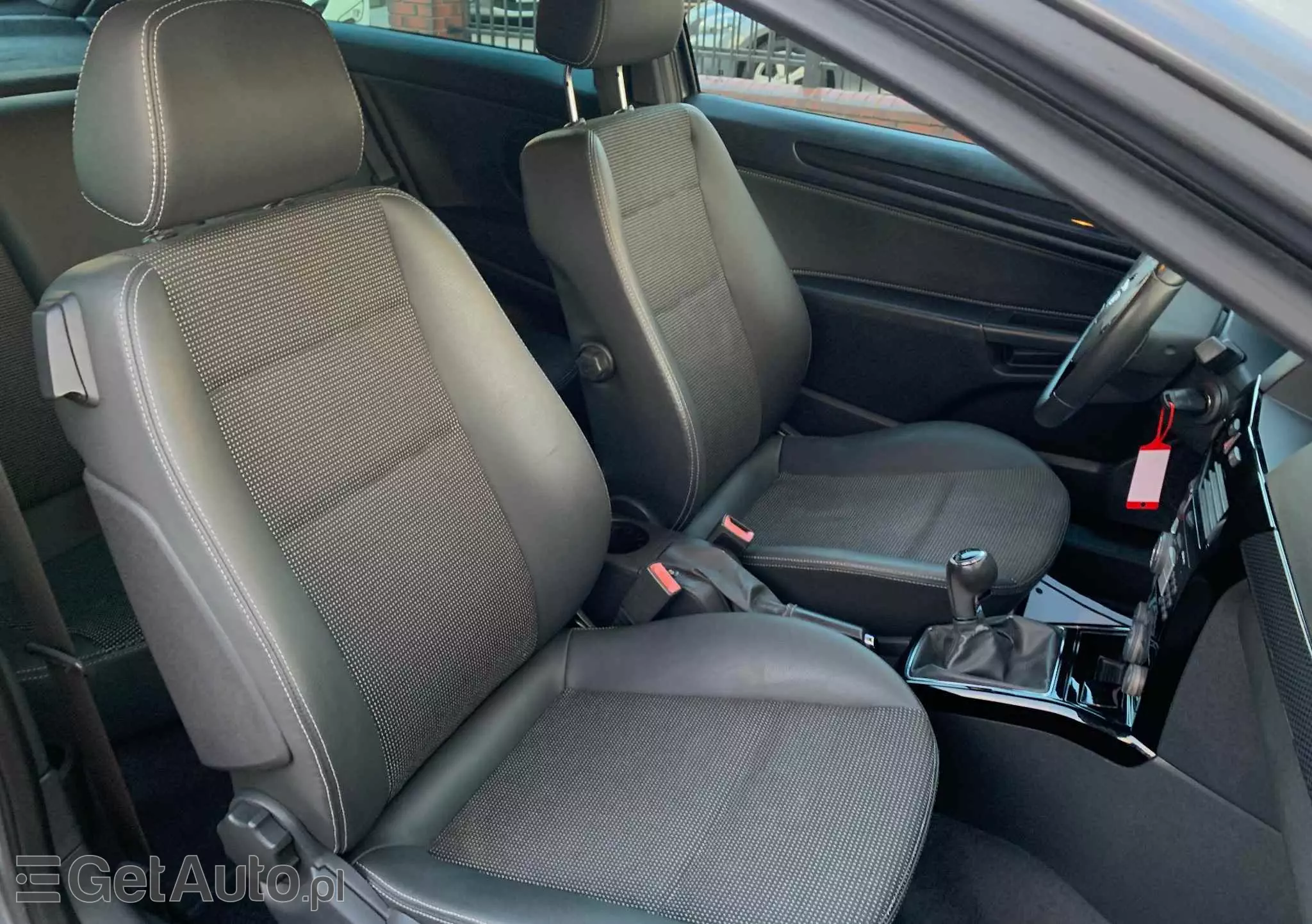 OPEL Astra GTC 1.7 CDTI DPF (119g) Sport