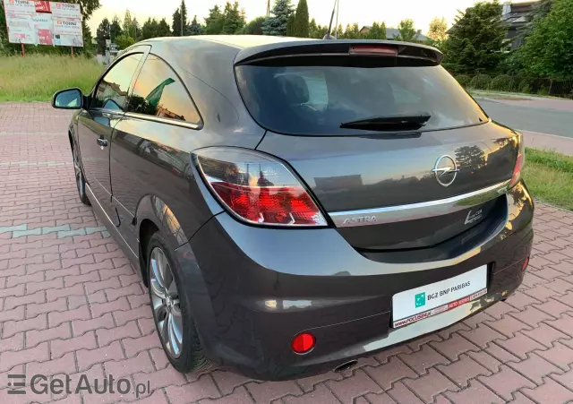 OPEL Astra GTC 1.7 CDTI DPF (119g) Sport