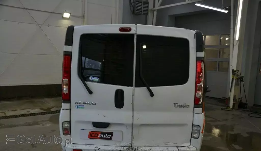 RENAULT Trafic 