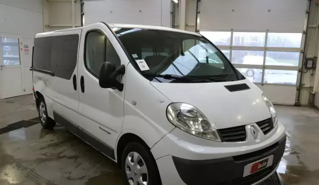 RENAULT Trafic 