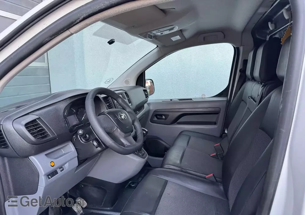 TOYOTA Proace 
