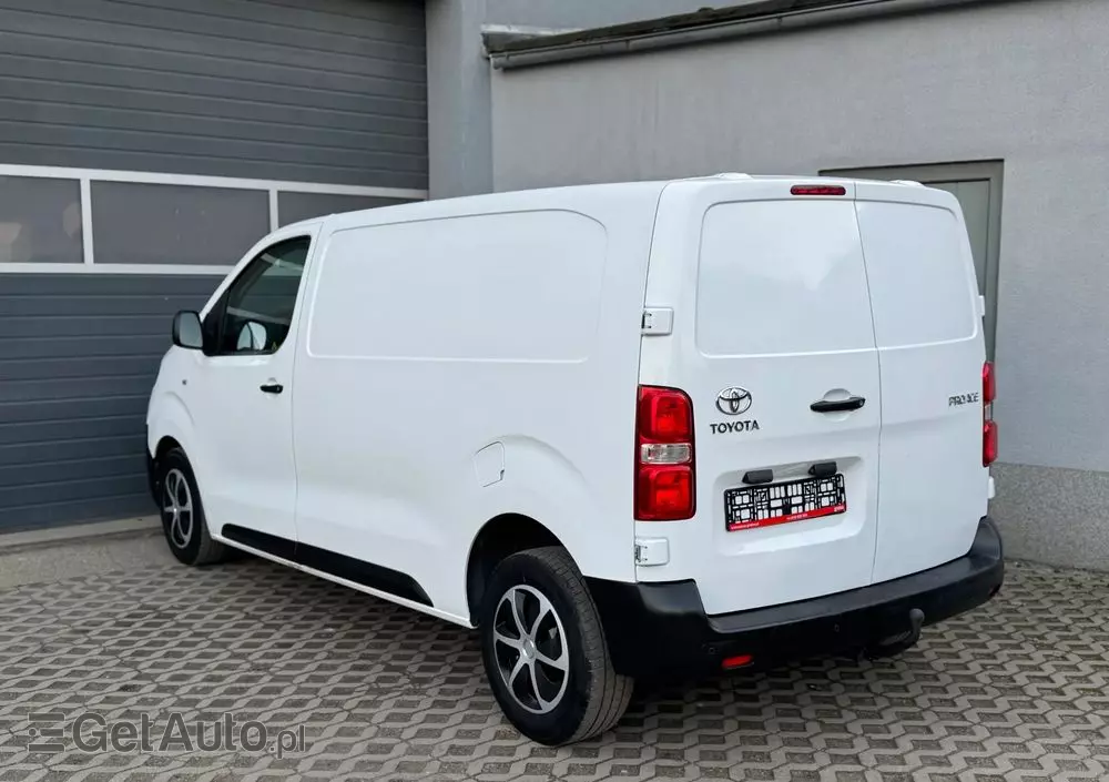 TOYOTA Proace 