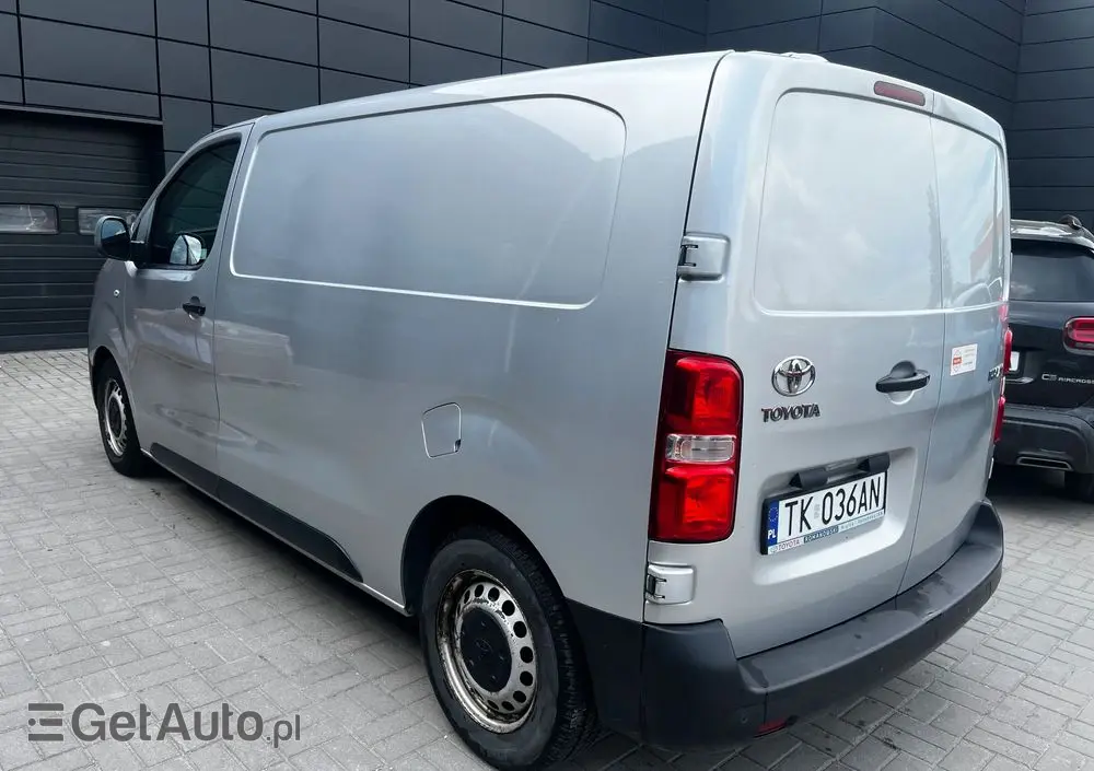 TOYOTA PROACE 