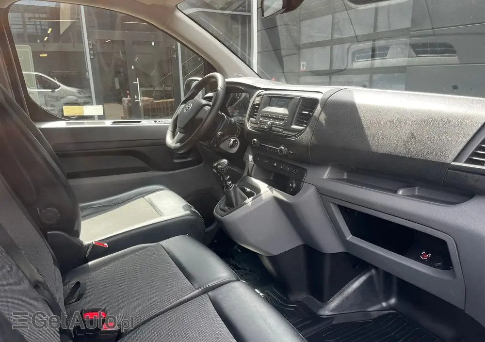 TOYOTA PROACE 