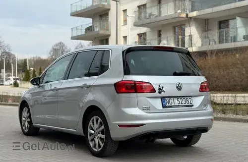 VOLKSWAGEN Golf Sportsvan 