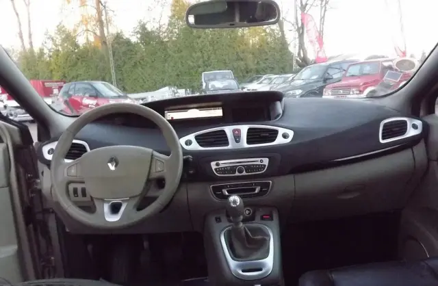 RENAULT Scenic 