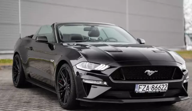 FORD Mustang 