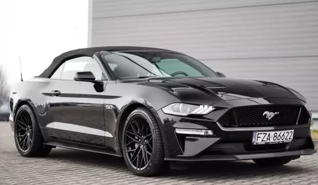 FORD Mustang 