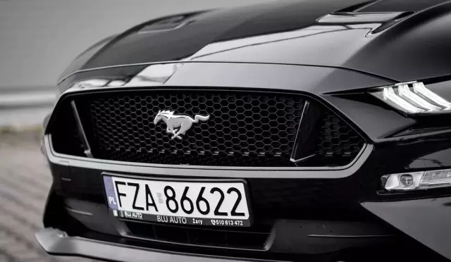 FORD Mustang 