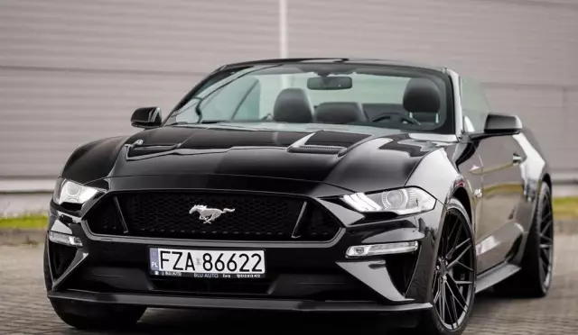 FORD Mustang 