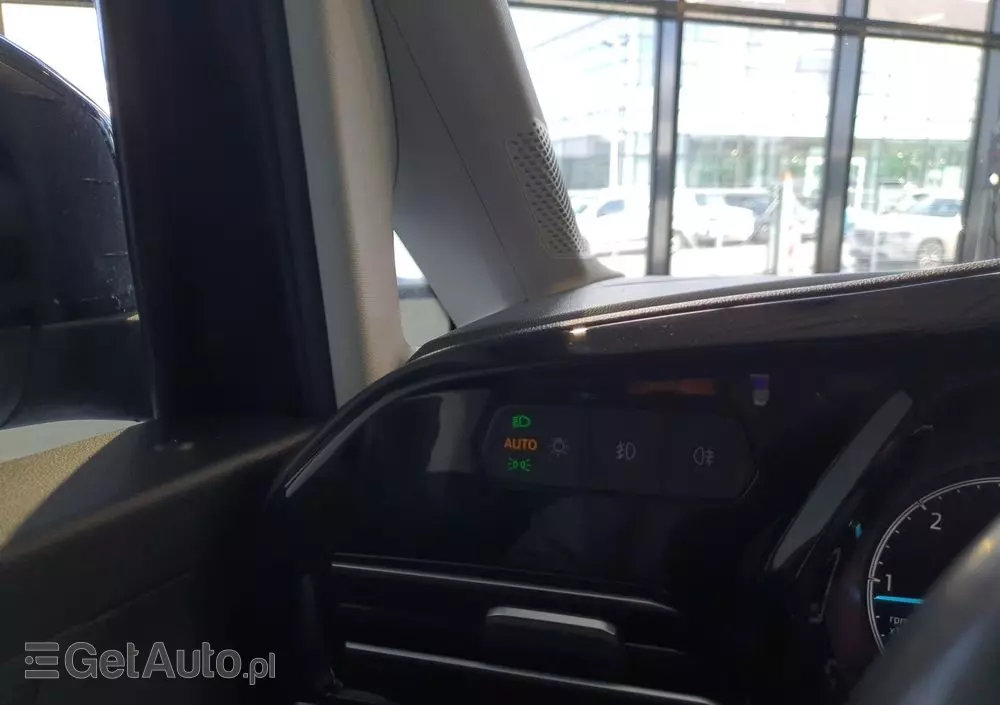 FORD Tourneo Connect 2.0 EcoBlue Titanium