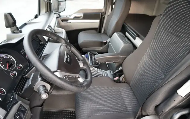 MAN TGS 18.480 / 4x2 / HDS HMF 1820 K6 / WYSIEG 17,2 m / MANUAL / STEROWANIE RADIOWE 